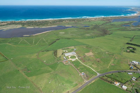 High View Family Cottages - Sydney Tourism 1