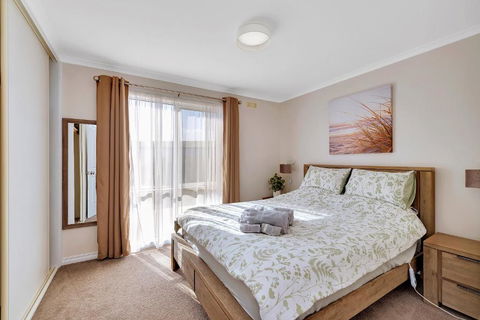 High View Family Cottages - Sydney Tourism 3