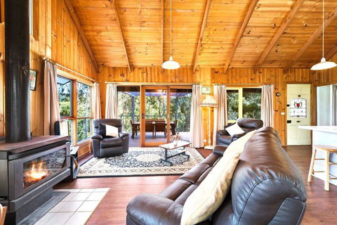 HILLSIDE HOUSE - Sydney Tourism 3
