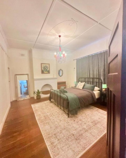 Hilltop Cottage - Sydney Tourism 1