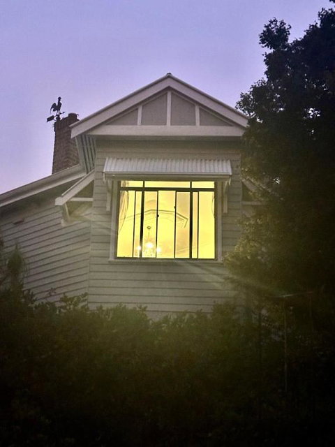 Hilltop Cottage - Sydney Tourism 3