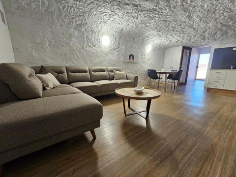 Holly Place - Sydney Tourism 0