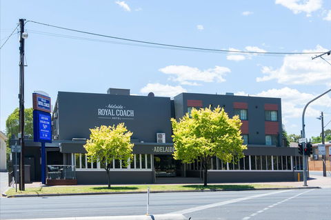Adelaide Royal Coach - Sydney Tourism 0