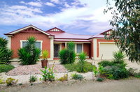 All Seasons Port Elliot Holiday House