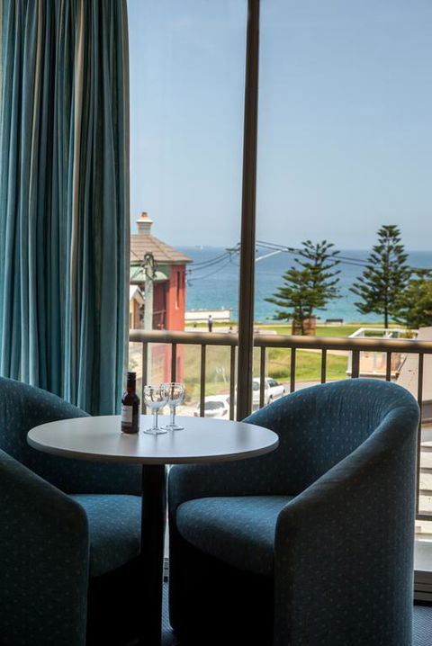 Alloggio Newcastle Beach - Sydney Tourism 3