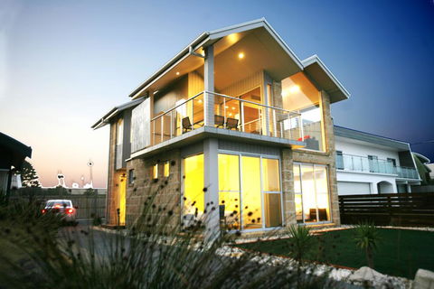 Aloha Beachfront Port Fairy - Sydney Tourism 0