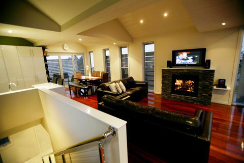 Aloha Beachfront Port Fairy - Sydney Tourism 2