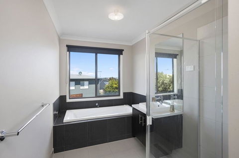 Alyxia Escape 15 - Sydney Tourism 2