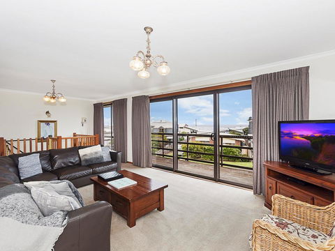 AMBIENCE BY THE SEA - Sydney Tourism 3