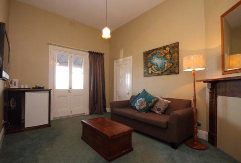 Anchorage Seafront Hotel - Sydney Tourism 1