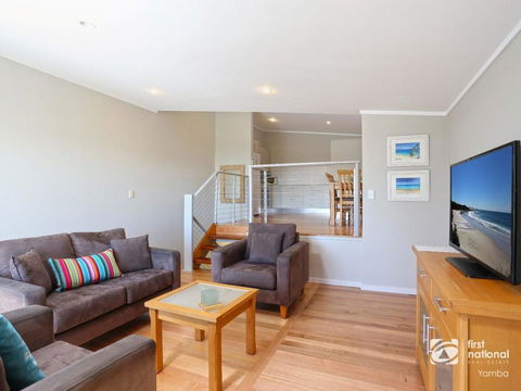 Angourie Blue 1 - Great Ocean Views - Surfing Beaches - Sydney Tourism 2