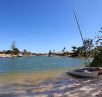 Anjuna 2 - 2 BDRM Budget Stay on Canal - Sydney Tourism