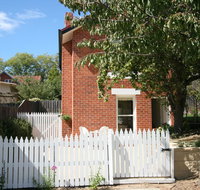 Annies Garden Cottage - Sydney Tourism