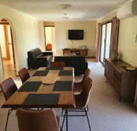 Annies Holiday Units - Sydney Tourism