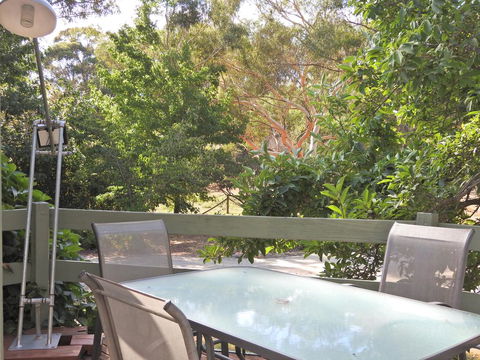 Annies Holiday Units - Sydney Tourism 1