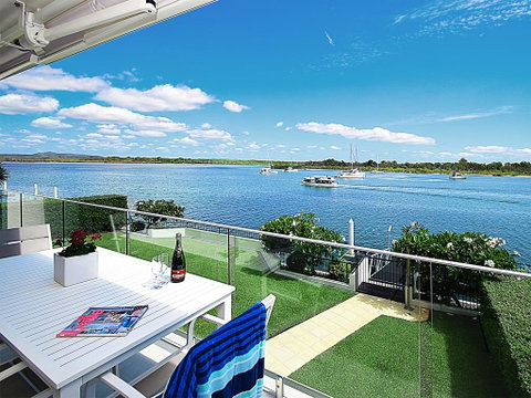 Aqua Linea - Sydney Tourism 0