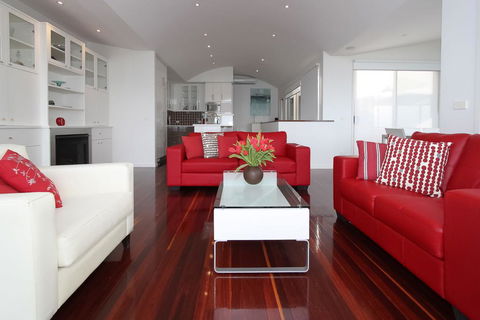 Aqua Luna - Sydney Tourism 0