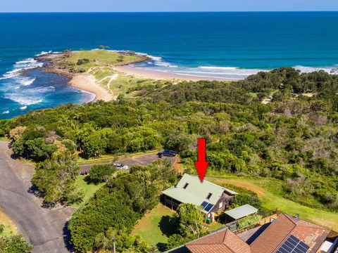 Aqualuna- Excellent Surfing Beaches. - Sydney Tourism 3