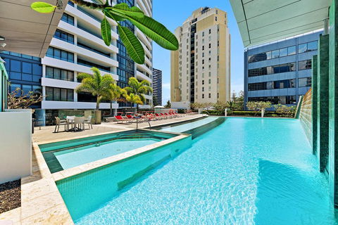 Aria Private 3 Bed In The Heart Of Broadbeach - Sydney Tourism 1