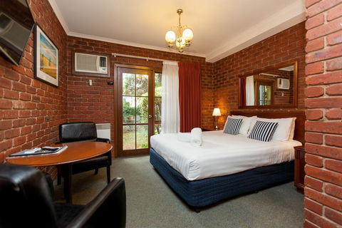 Armour Motor Inn - Sydney Tourism 3