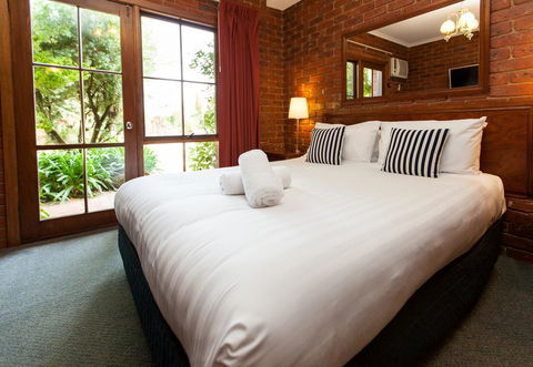 Armour Motor Inn - Sydney Tourism 1