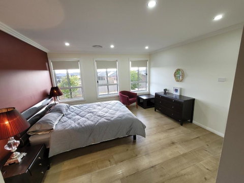 Luxury 5 Bedrooms Schofields Home + Back Yard - Sydney Tourism 0