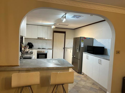 Luxury House 5 Bedrooms - Sydney Tourism 1