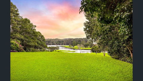 Luxury On Lake Tinaroo Lakefront Living - Sydney Tourism 1