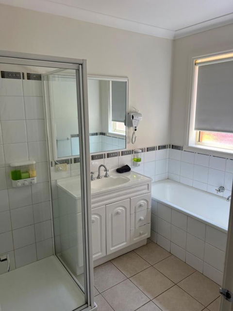 Melton Motor Inn And Apartments - Sydney Tourism 1