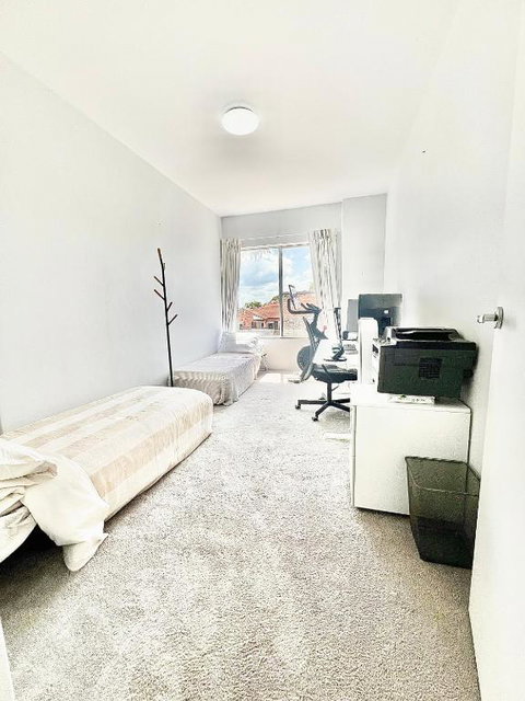 Modern 3BR Beachside Oasis - Sydney Tourism 3