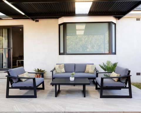 Modern Home In The Heart Of Bankstown - Sydney Tourism 1