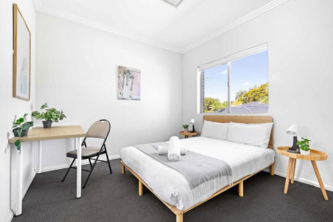 Modern Queen Room - Private Spot At Revesby - Shared Bathroom - Sydney Tourism 0
