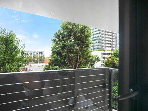 Modern Split Level 2Bed With Pool - Sydney Tourism 2