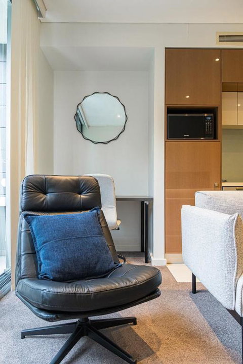 Modern Urban Retreat 1BR Apt Near Chatswood - Sydney Tourism 1
