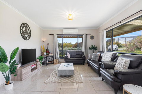 Morningside Farm House With Mountian Views... - Sydney Tourism 2