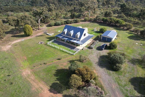 Morningside Farm House With Mountian Views... - Sydney Tourism 0