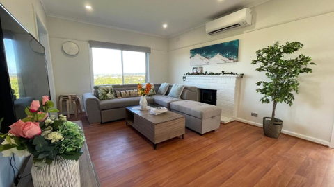 Morwell Pet Friendly 3 BRMS Rental Home Free Wi-fi - Sydney Tourism 0