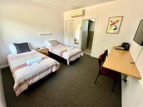 Mount Beauty Motor Inn - Sydney Tourism 3