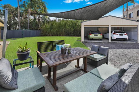 NAROO7- PRIME, CENTRE OF MOOLOOLABA LOCATION - Sydney Tourism 3