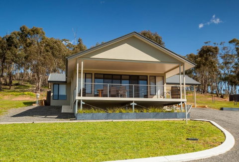 Neagles Retreat Villas - Sydney Tourism 3