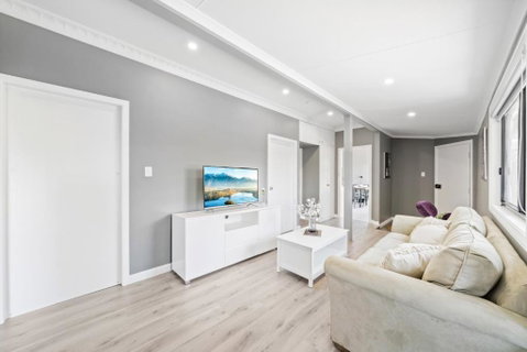 New 2 Bedroom House 500m To Mall With Free Parking - Sydney Tourism 2
