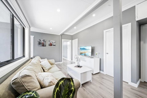 New 2 Bedroom House 500m To Mall With Free Parking - Sydney Tourism 1