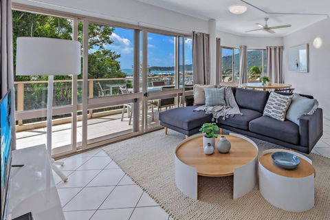 NEW! Gorgeous 2BR Apartment With Stunning Ocean Views! - Sydney Tourism 0