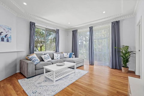 NEW Sailors Cove Pet Friendly - Sydney Tourism 0