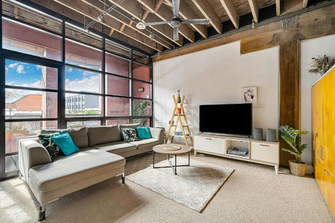 New York Style Apartment In Chippendale NSW - Sydney Tourism 0