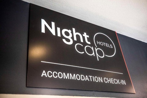 Nightcap At High Flyer Hotel - Sydney Tourism 3