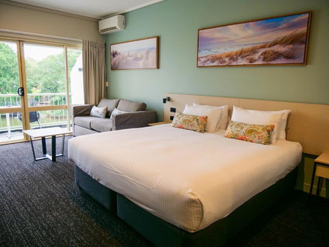 Nightcap At Hinterland Hotel Nerang - Sydney Tourism 0