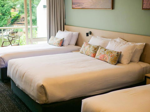 Nightcap At Hinterland Hotel Nerang - Sydney Tourism 3
