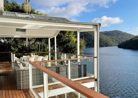 NINE At Berowra Waters, Luxury Waterfront With Hot Tub - Sydney Tourism 0