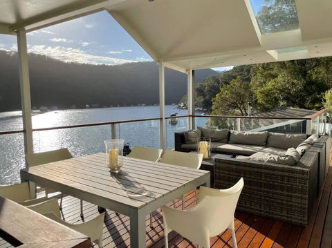 NINE At Berowra Waters, Luxury Waterfront With Hot Tub - Sydney Tourism 1